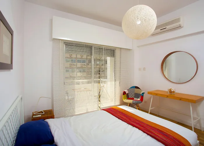 Seabreeze Center Flats By Trulycyprus Апартаменты Лимасол