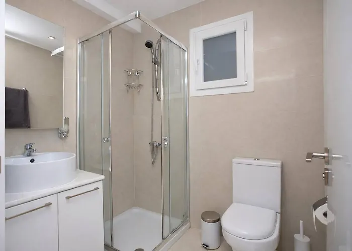 Апартаменты Seabreeze Center Flats By Trulycyprus *