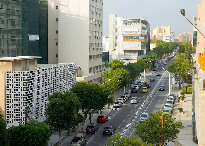 Seabreeze Center Flats By Trulycyprus Апартаменты Лимасол